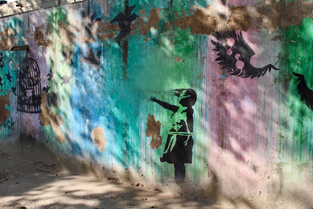 street-art-painting-of-girl