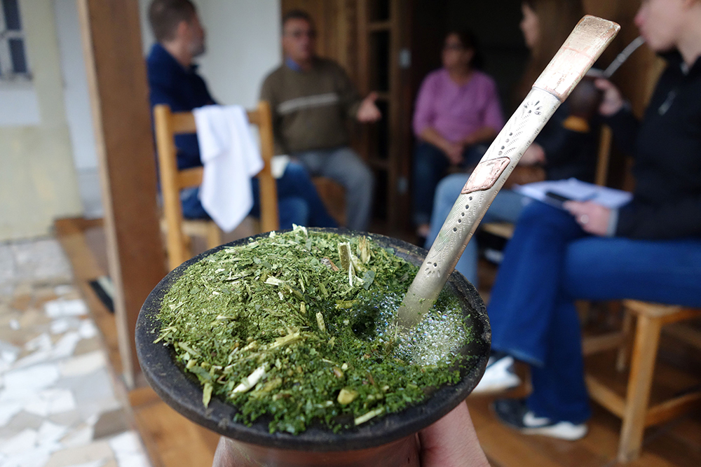 Traditional preparation of fresh Erva-mate